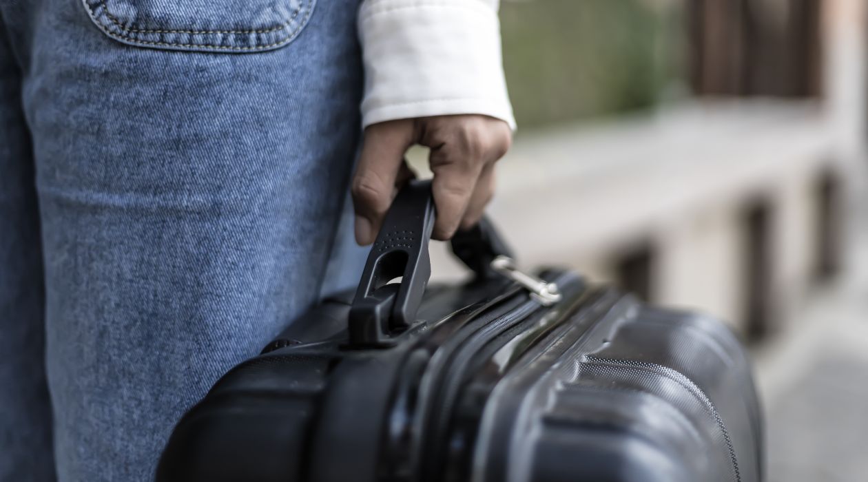 The Science Behind Smart Luggage: Are GPS-Enabled Carry-Ons Worth It?